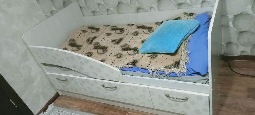 Продам детскую гарнитуру