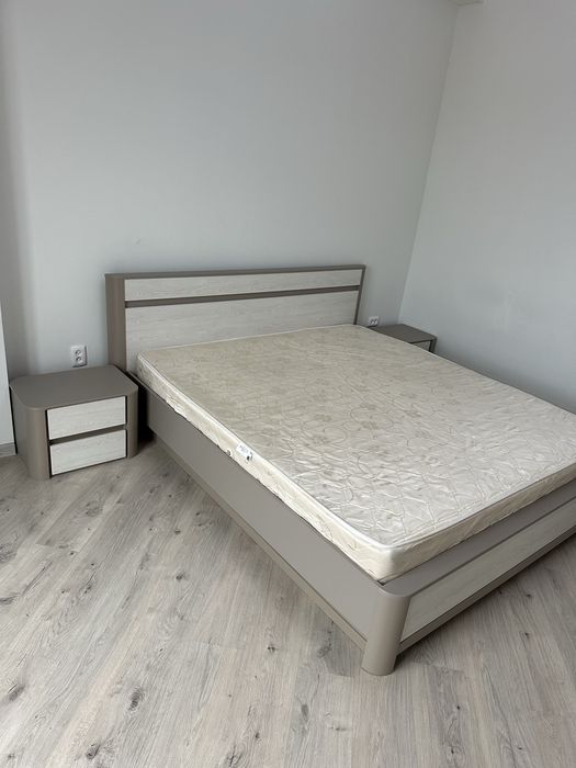 Продается спальный гарнитур