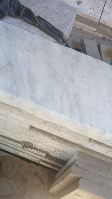 Керамогранит, перила с балясинами