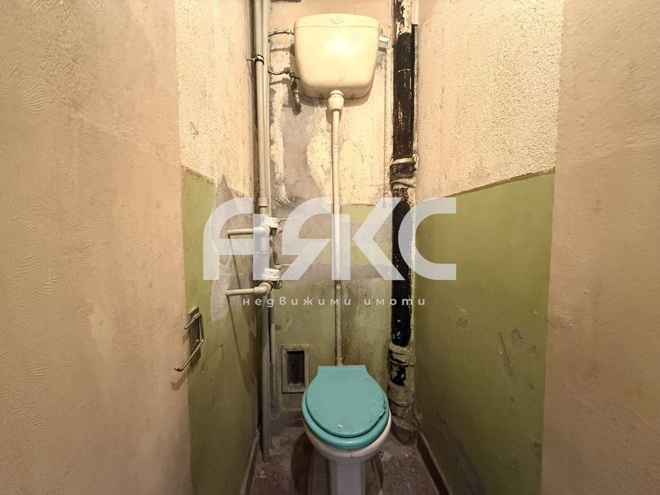 Тристаен апартамент в Центъра до МЕТРОСТАНЦИЯ