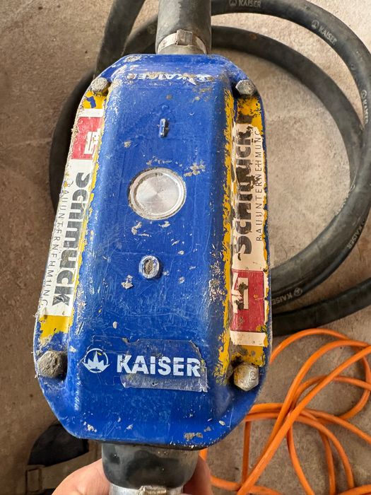 Vând vibrator beton profesional marca Kaiser