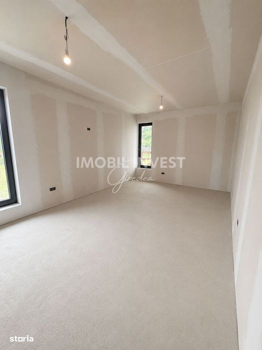 Casa individuala zona Schit |500 mp teren|3 dormitoare|demisol-125000E