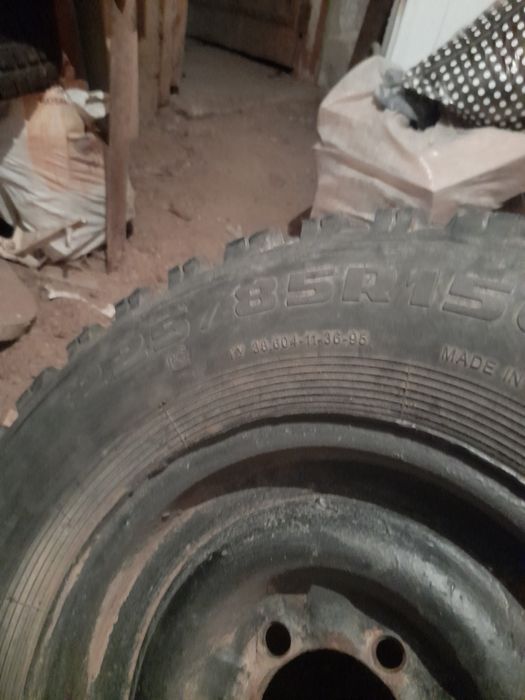 Продам шины 225,85р15