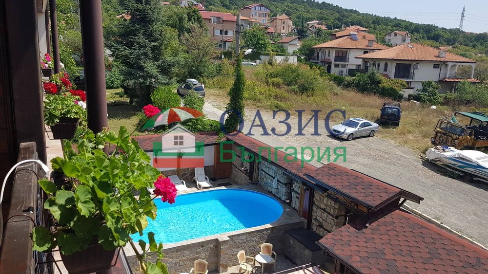 Семеен хотел с ресторант в село Кошарица, България, 744 кв. м, 749000 евро
