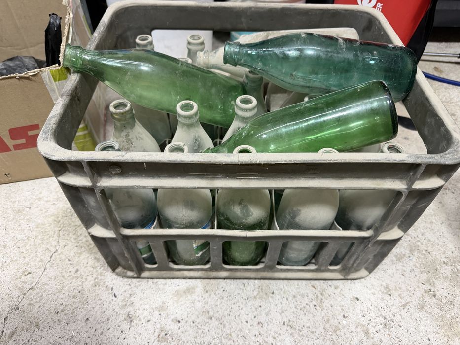 Отдам бесплатно Бутилки старые от газированный воды,