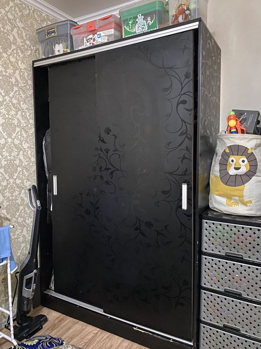 Шифоньер в хорошем состоянии