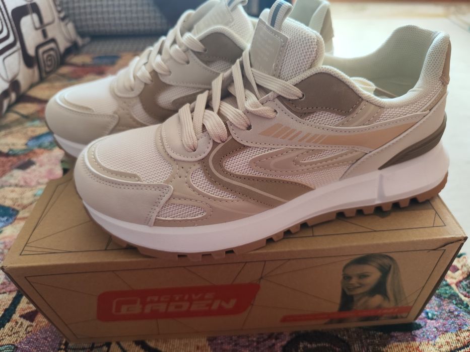 Продам кроссовки