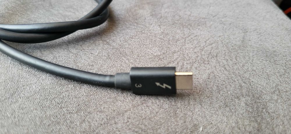usb c Thunderbolt3 cu uab C Ca nou CalDigit