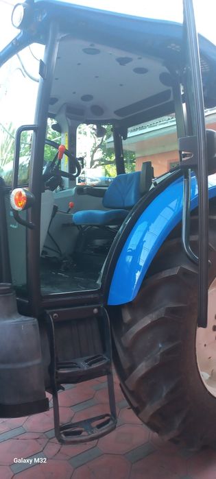 NEW HOLLAND TD5 110 sotiladi