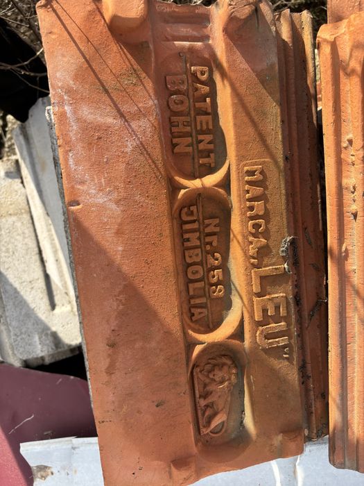 Tigla rosie marca LEU