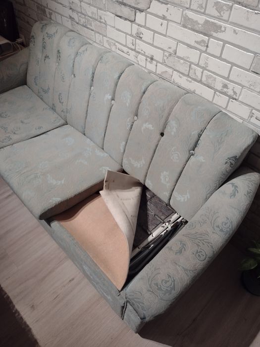 Разтегателен диван с два фотьойла