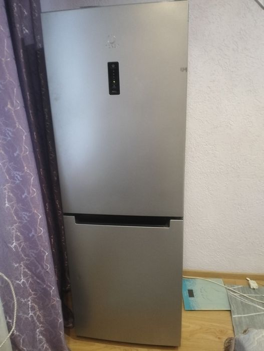 Продам холодильник б/у 70.000