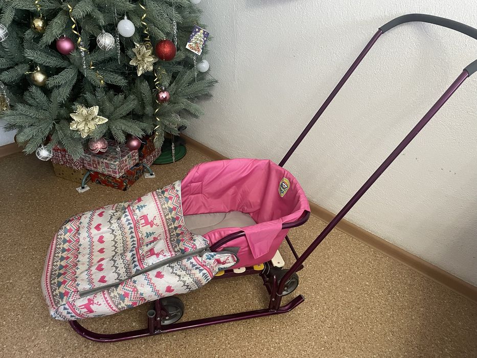 Детские санки с чехлом