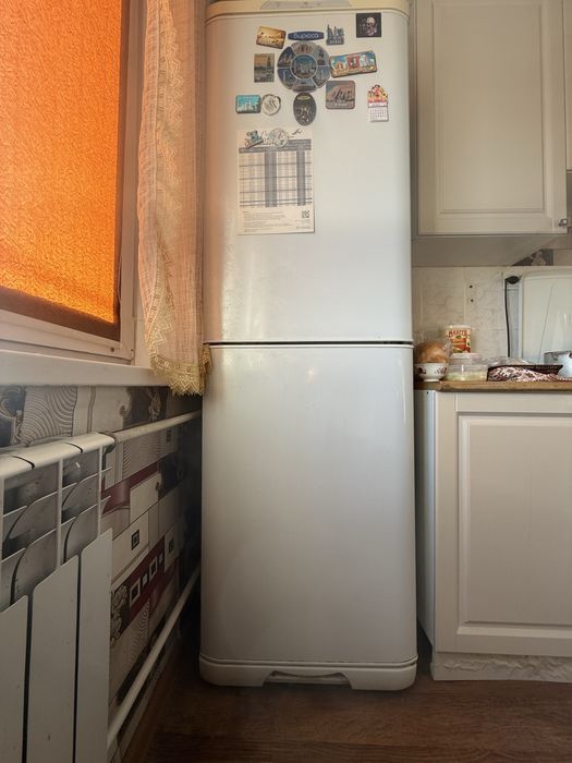 Продам холодильник