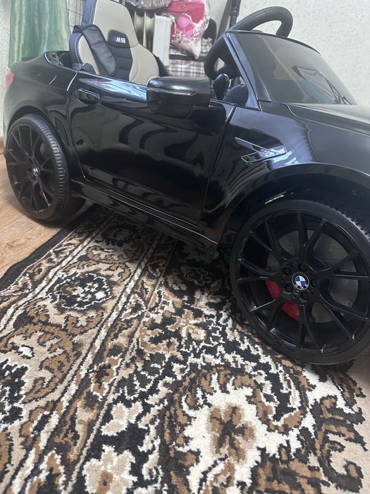 Срочно продам электромобиль бмв