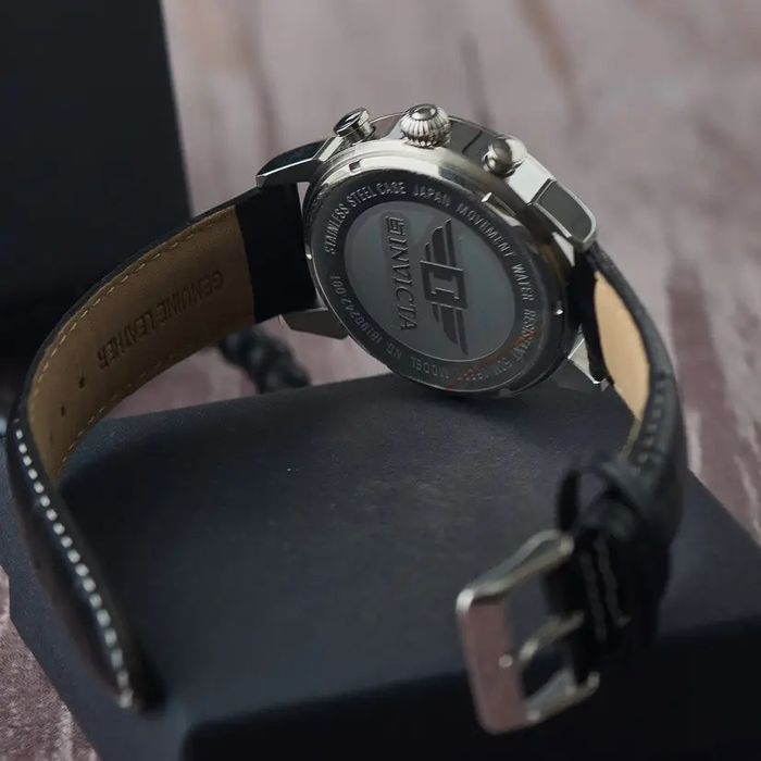 Наручные часы от Invicta Классический Хронограф