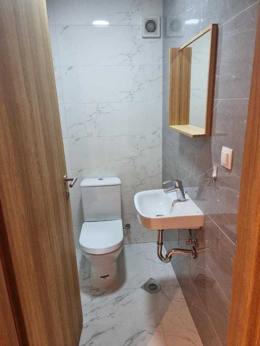 Дава се под наем Двустаен апартамент в Бургас, Славейков - 67 кв.м за 204 € - Снимка #1