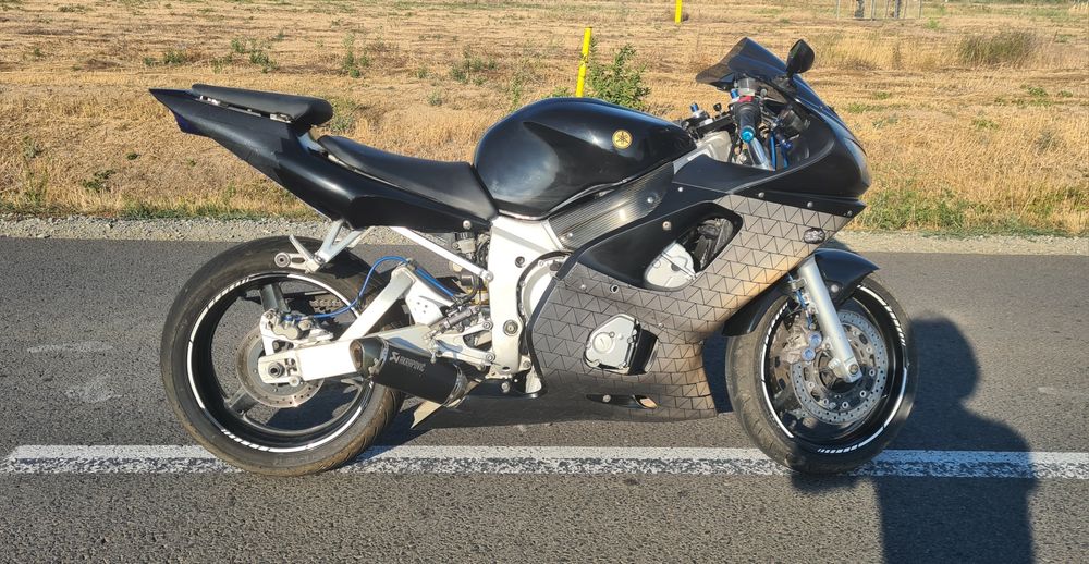 Vând Yamaha YZF R6
