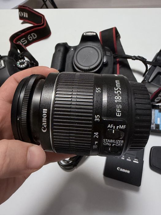 Aparat foto DSLR Canon 60D cu obiectiv EFS 18-55mm si EF 50mm