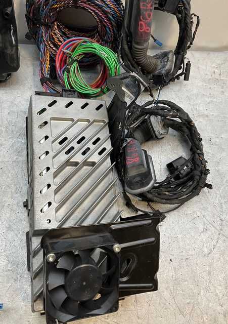 Sistem audio boxe Harman Kardon difuzor instalatie original BMW F10 F11 F01 F07 , amplificator ,subwoofer, tweetere, bass