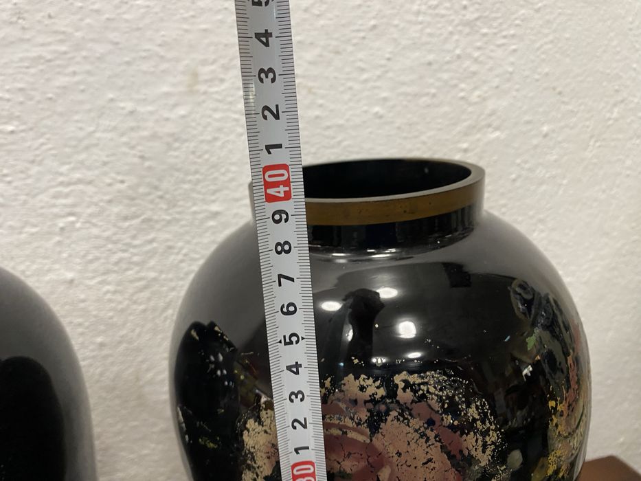 Големи стъклени вази изрисувани ръчно