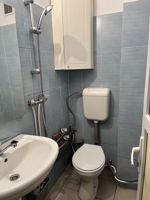 Închiriez garsonieră