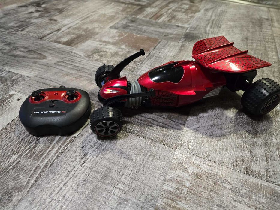 Кола с дистанционно Dickie Богомолка
