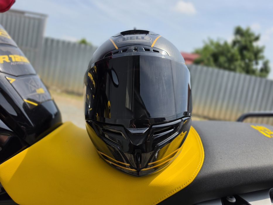 Vand casca Bell Race Star editie limitata Ace Cafe London Speed Check Carbon M