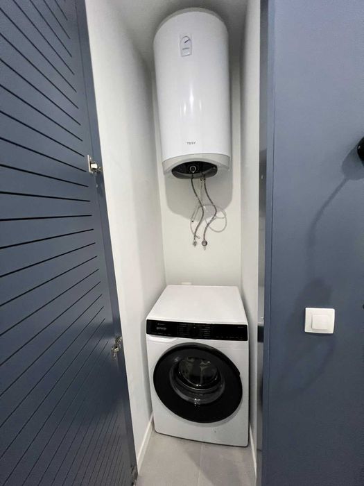 За първи път под наем! Тристаен апартамент в Лазур!