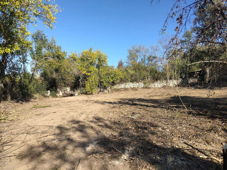 дворно място в село Червен, обл. Русе.