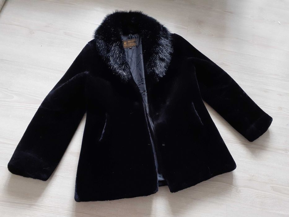 Haina de blana artificiala neagra