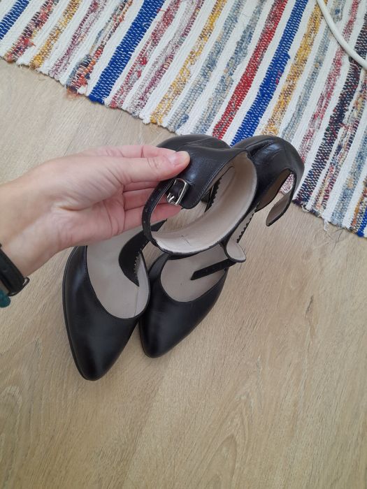 Pantofi de piele cu toc nr 36