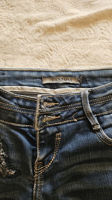 Дамски дънки различни модери