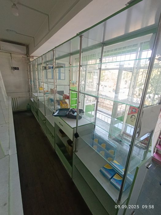 Ветрина для аптек и магазин