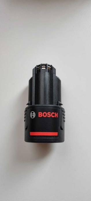 Bosch GBA 12 V 2.0 Ah -  2 батерии, зарядно Bosch GAL 18V-40