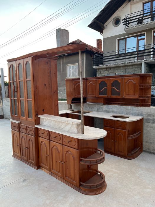 Кухня от масивен дървен материал