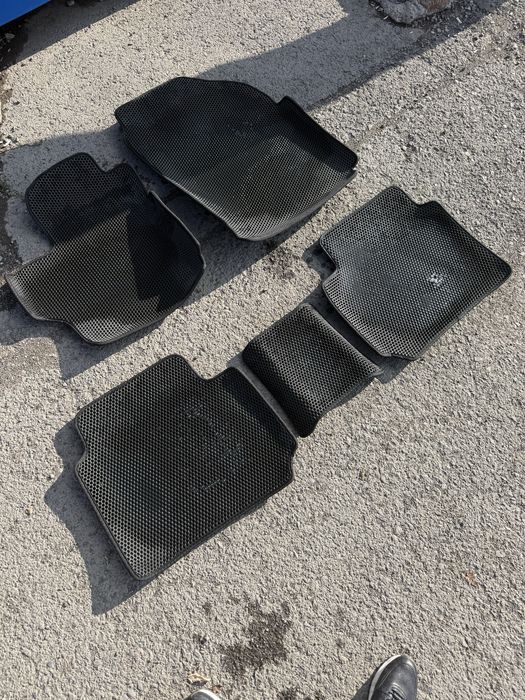 Ева полики от тойота королла