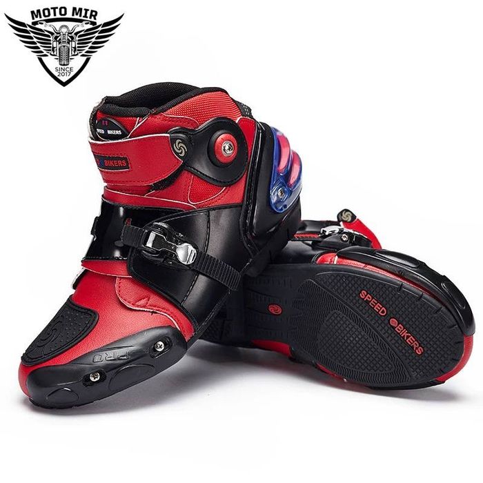В наличии имеются профессиональныe MOTO RBIKE ботинки