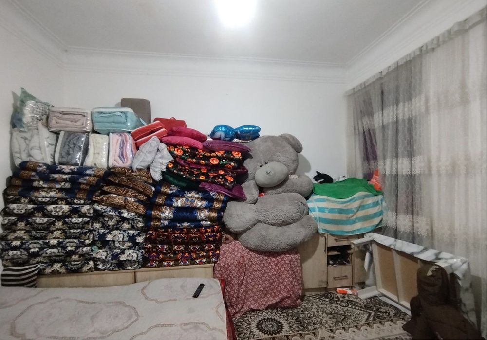 Продается 1 комнатная квартира в центре наваи вдоль дороги