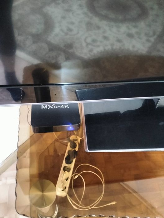 Продам срочно телевизор с интернетом