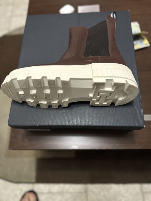 Ghete Tommy Hilfiger piele naturala marimea 44. noi in cutie