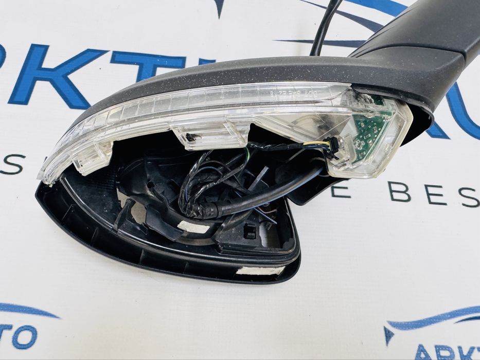 Corp oglinda stanga VW Golf 8 dupa 2020