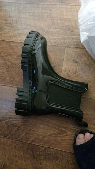 Резиновые сапоги новые