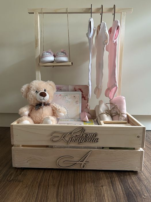 Розово бебешко гардеробче за кръщене, изписване и др