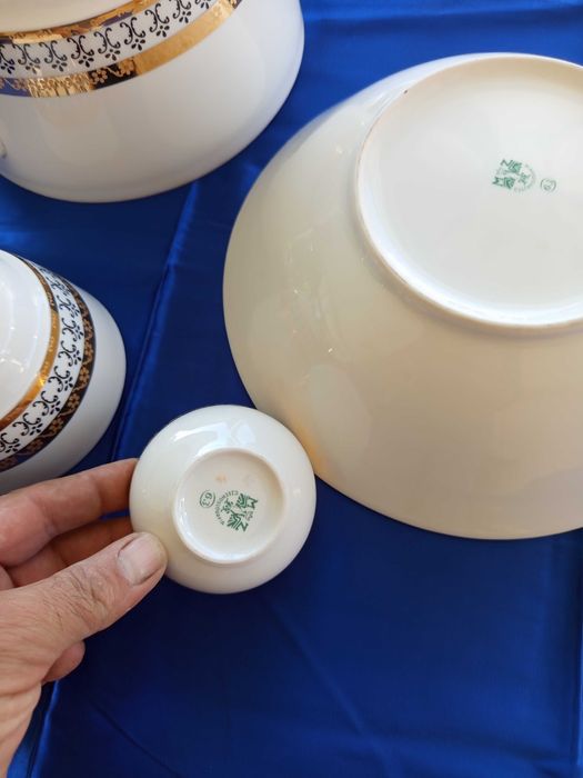 Красив Порцеланов Супник с купи