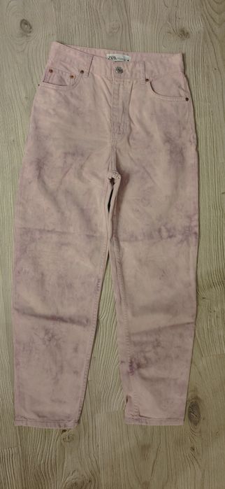 Различни модели дънки Zara