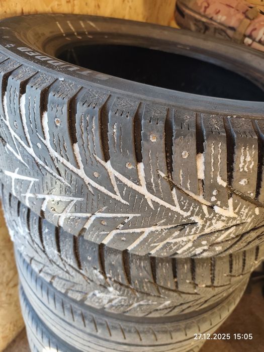 Зимнии шины, 215/65r16 резина, безкамерка на шипах