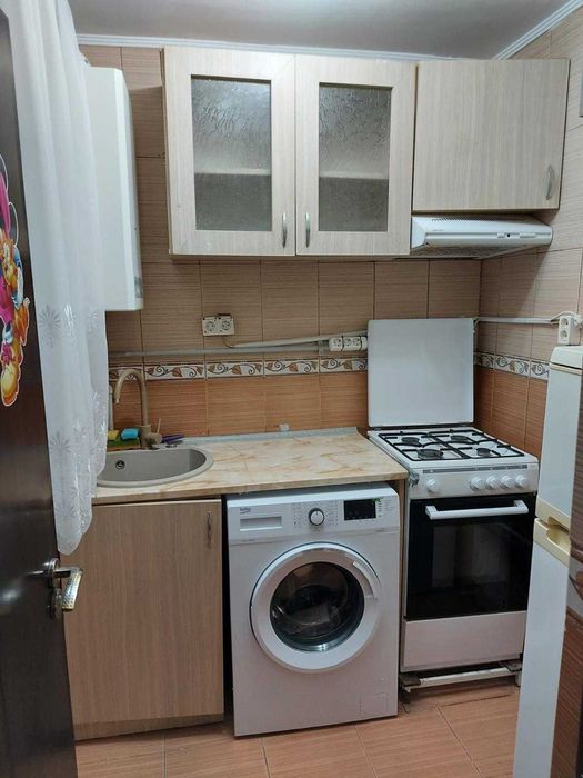 Inchiriez apartament cu 2 camere Micro 14