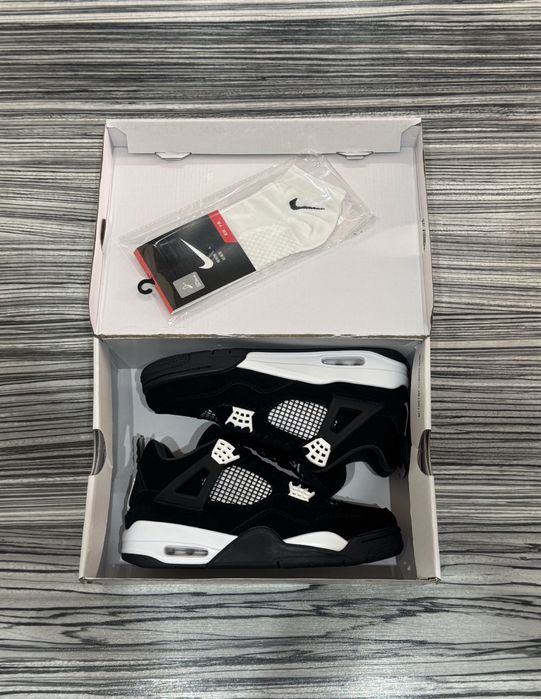 Jordan 4 White Thunder