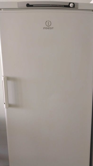 Морозильник Indesit